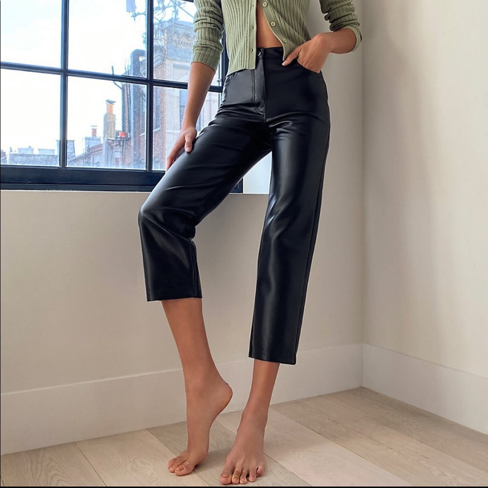 SOLD Aritzia Wilfred Melina Vegan Leather Pants ⚡️